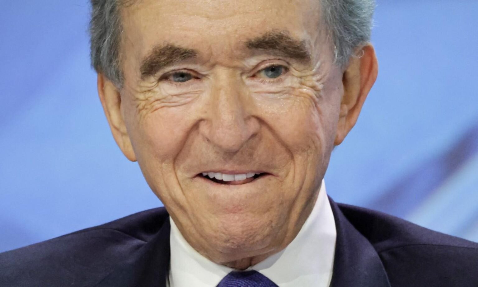Quando la destra e l’estrema destra vengono in aiuto del povero Bernard Arnault dopo un’inchiesta di “Le Monde” Quando la destra e l’estrema destra vengono in aiuto del povero Bernard Arnault dopo un’inchiesta di “Le Monde”