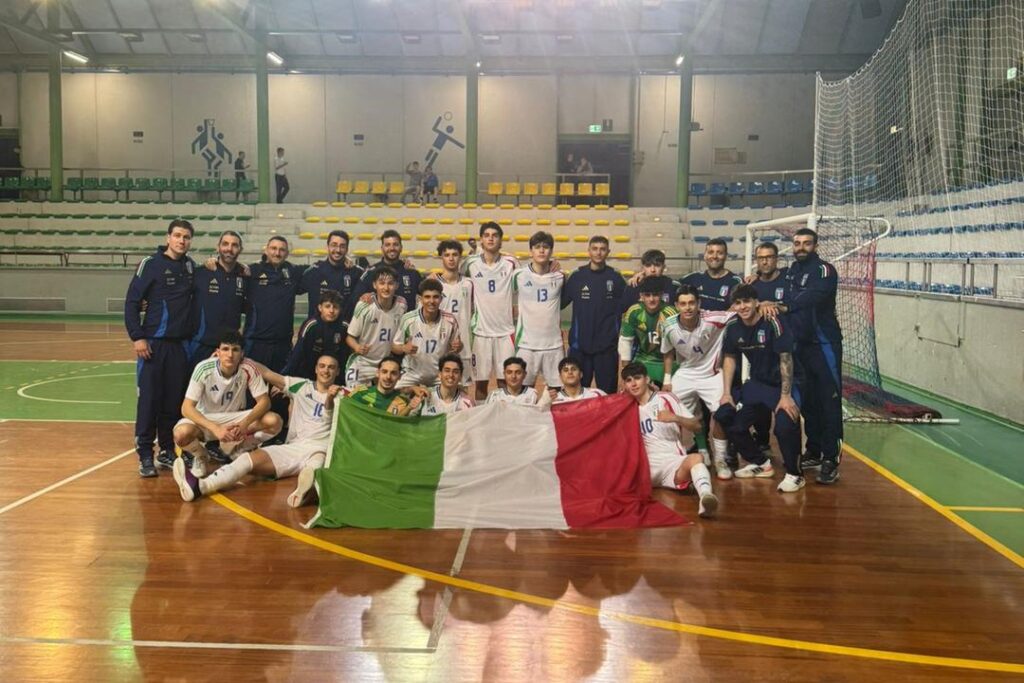 Italfutsal, l’Under 19 serve il bis a Rovereto: 8-2 alla Slovacchia. Pedrini: “Umiltà e dedizione” Italfutsal, l'Under 19 serve il bis a Rovereto: 8-2 alla Slovacchia. Pedrini: "Umiltà e dedizione"