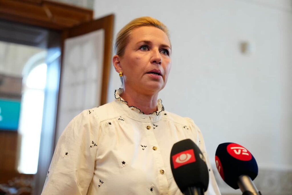 Migranti, premier danese: “Pronti a chiudere”. Berlino: “Espulsioni in Italia si faranno”