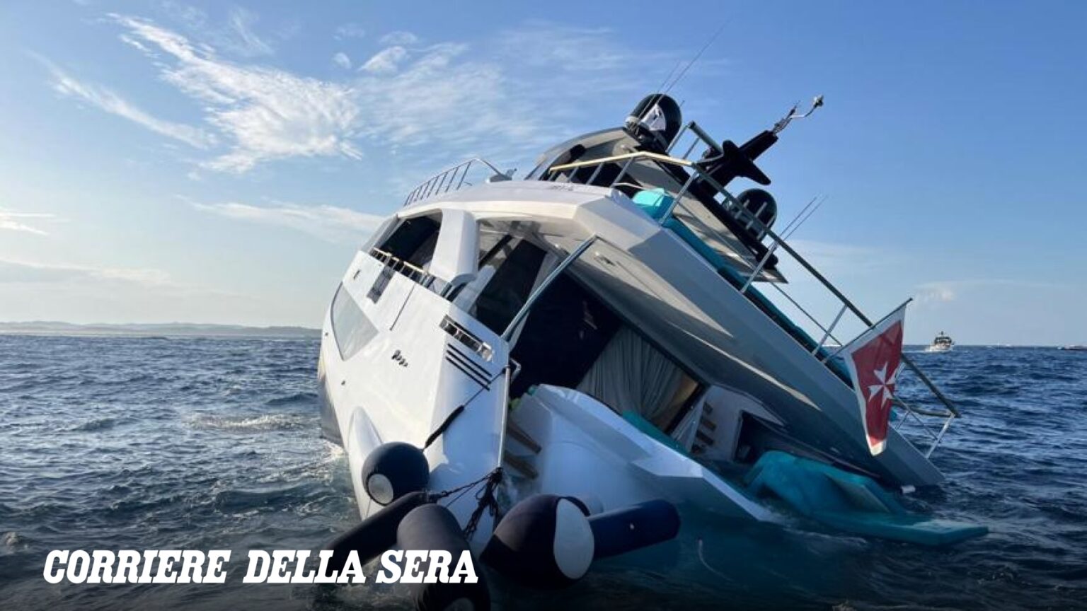 Yacht di 30 metri affonda a Porto Cervo, nessun ferito tra i 14 occupanti Yacht di 30 metri affonda a Porto Cervo, nessun ferito tra i 14 occupanti