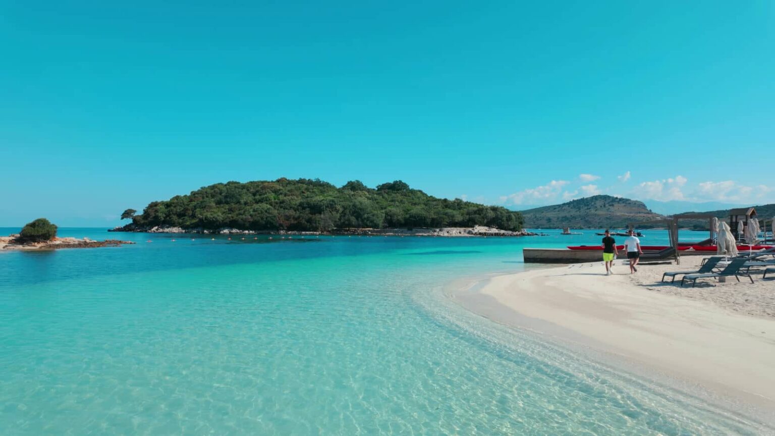 L’Albania è bella (anche) a primavera: 7 giorni per vivere l’altro lato dell’Adriatico tra spiagge e storia millenaria L'Albania è bella (anche) a primavera: 7 giorni per vivere l'altro lato dell'Adriatico tra spiagge e storia millenaria