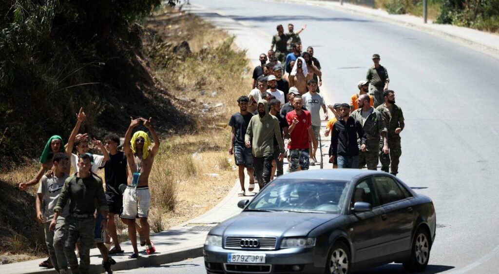 Migranti, la Spagna: «Da Ceuta in 5.000 pronti ad essere accolti». Melilla, il presidente: «Garantire sicurezza confini» Migranti, la Spagna: «Da Ceuta in 5.000 pronti ad essere accolti». Melilla, il presidente: «Garantire sicurezza confini»