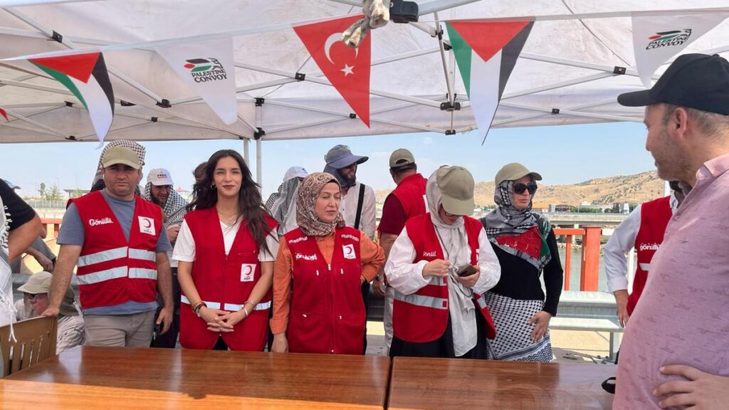 "Attivisti per Gaza bloccati: c’è una bolognese"