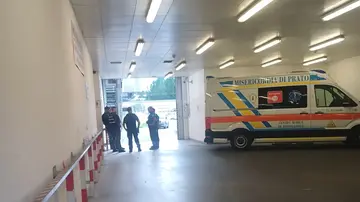 “L’arrestato non poteva scappare”: spari al pronto soccorso, agente di Polizia penitenziaria indagato per tentato omicidio. I filmati e la dinamica