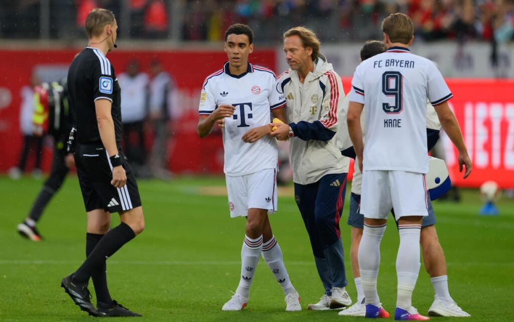 Musiala (Bayern Monaco) sviene di nuovo in amichevole: ‘Problema neurologico’ Musiala (Bayern Monaco) sviene di nuovo in amichevole: 'Problema neurologico'