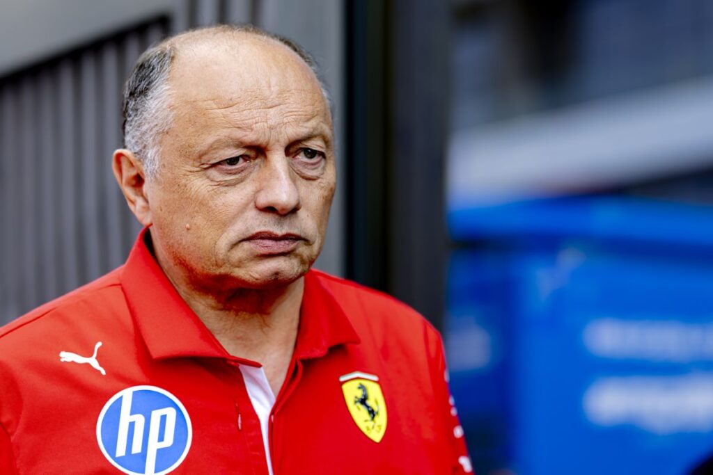 F1 | Ferrari, riparte il campionato. Il mantra di ‘mister’ Vasseur: “Un GP alla volta” – News F1 GP Ungheria 2026, Budapest: Frederic Vasseur (Scuderia Ferrari) - Foto: Getty Images