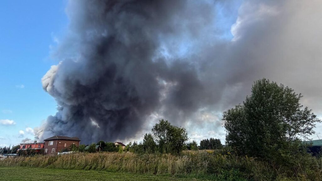 Caccia spagnolo abbatte “drone russo” in Romania. Offensiva di Kiev su Mosca, colpito l’hub Wildberries. Raid sul colosso dell’acciaio ArcelorMittal Caccia spagnolo abbatte “drone russo” in Romania. Offensiva di Kiev su Mosca, colpito l’hub Wildberries. Raid sul colosso dell’acciaio ArcelorMittal