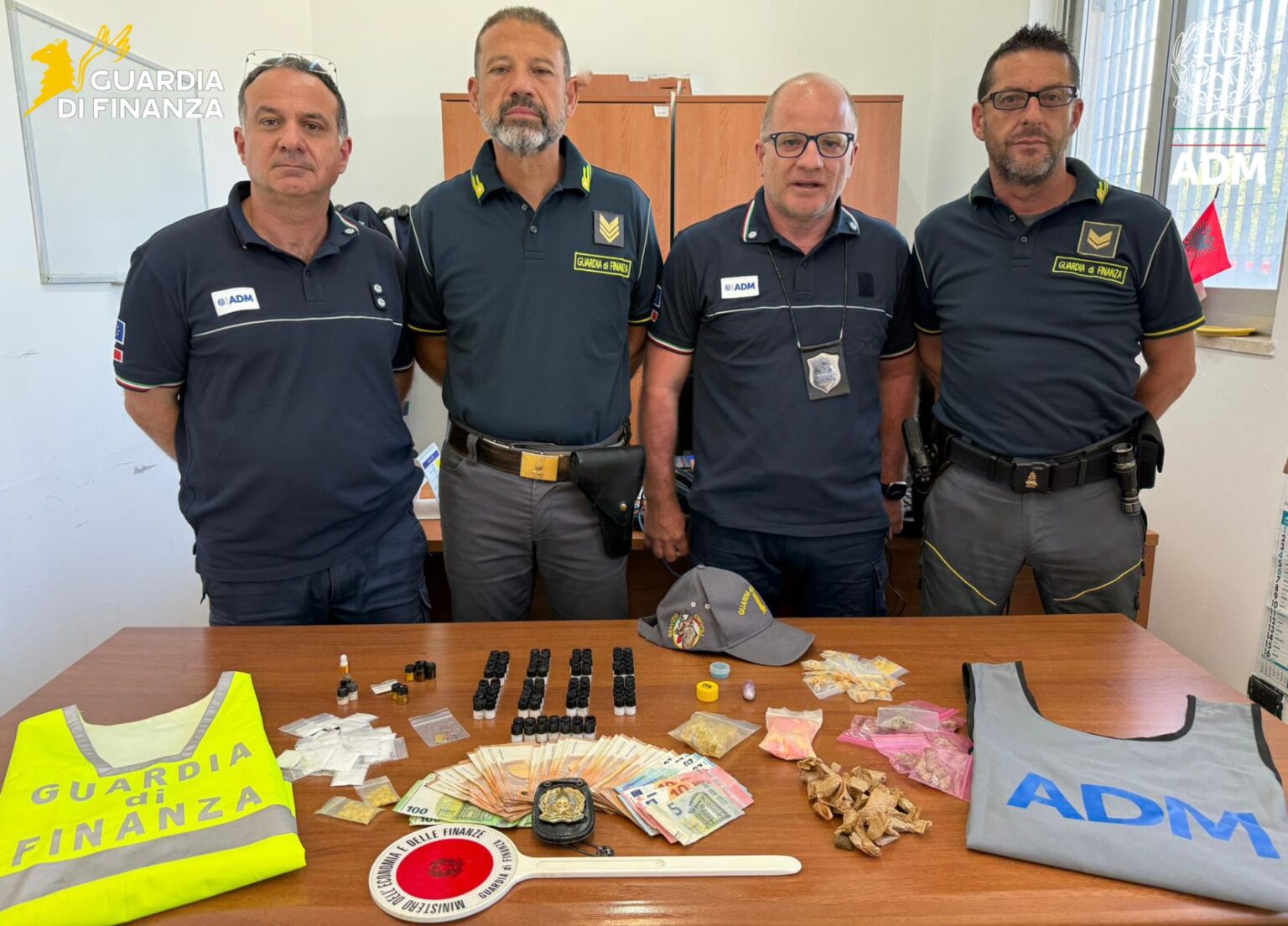 Brindisi, viaggiavano dalla Grecia con centinaia di dosi di droga: due tedeschi arrestati