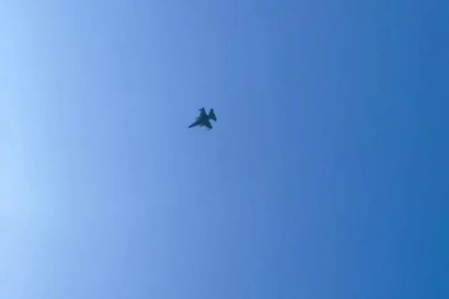 Caccia F-16 neutralizzano un USV al largo delle coste della Romania. Vietnam.vn - Nền tảng quảng bá Việt Nam