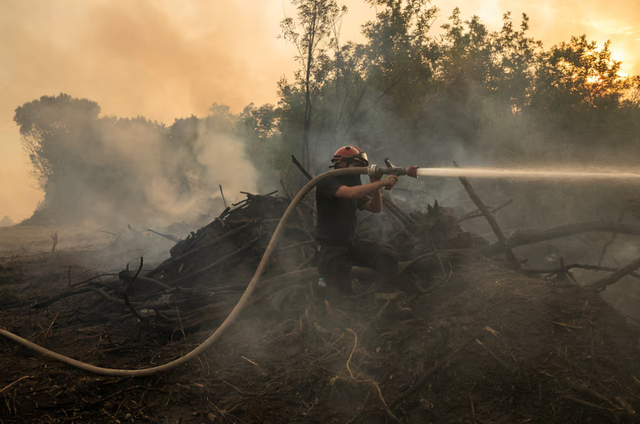 La Russia sta aiutando la Serbia a fronteggiare gli incendi boschivi - Foto 1.