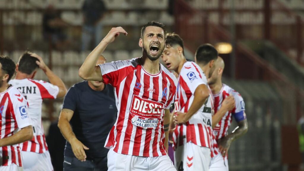 Vicenza-Catanzaro 3-2 nella prima giornata di Serie B Vicenza-Catanzaro 3-2 nella prima giornata di Serie B