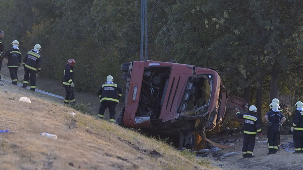Bus polacco si ribalta in Ungheria: 12 morti, decine di feriti Bus polacco si ribalta in Ungheria: 12 morti, decine di feriti