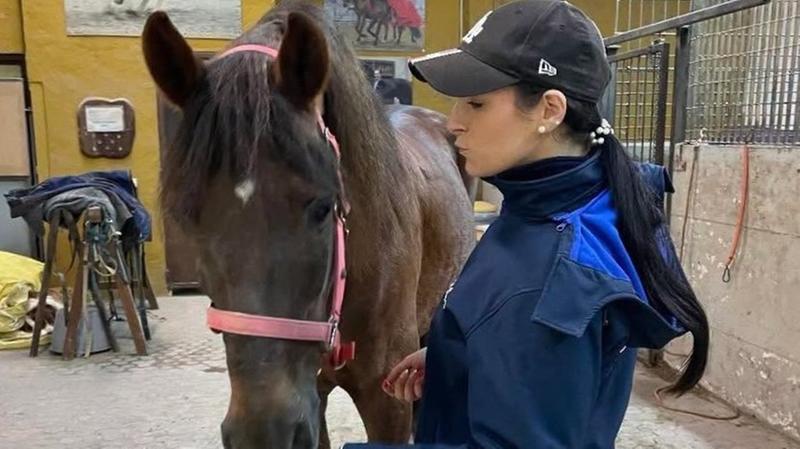 Erbusco dà l'ultimo saluto a Sara: oggi i funerali della giovane