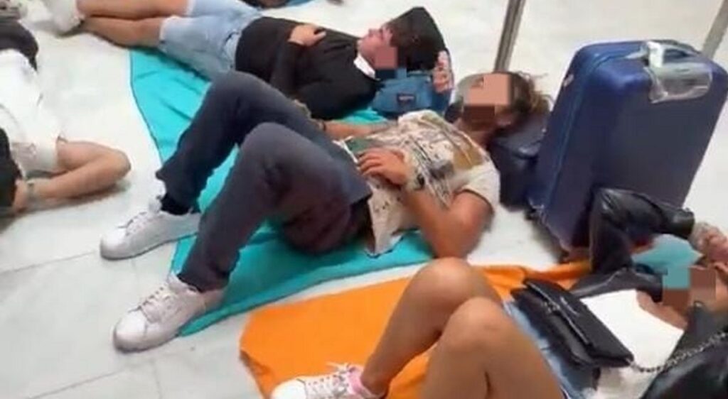 Mykonos, passeggeri restano bloccati in Grecia: l’odissea per poter tornare a Roma