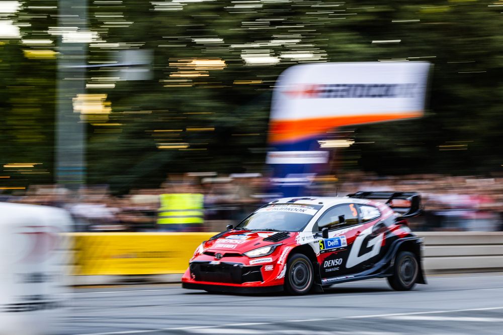 Rally Finlandia 2026, Pajari vola in testa dopo i ritiri di Ogier ed Evans: sabato decisivo a Jyväskylä Sami Pajari