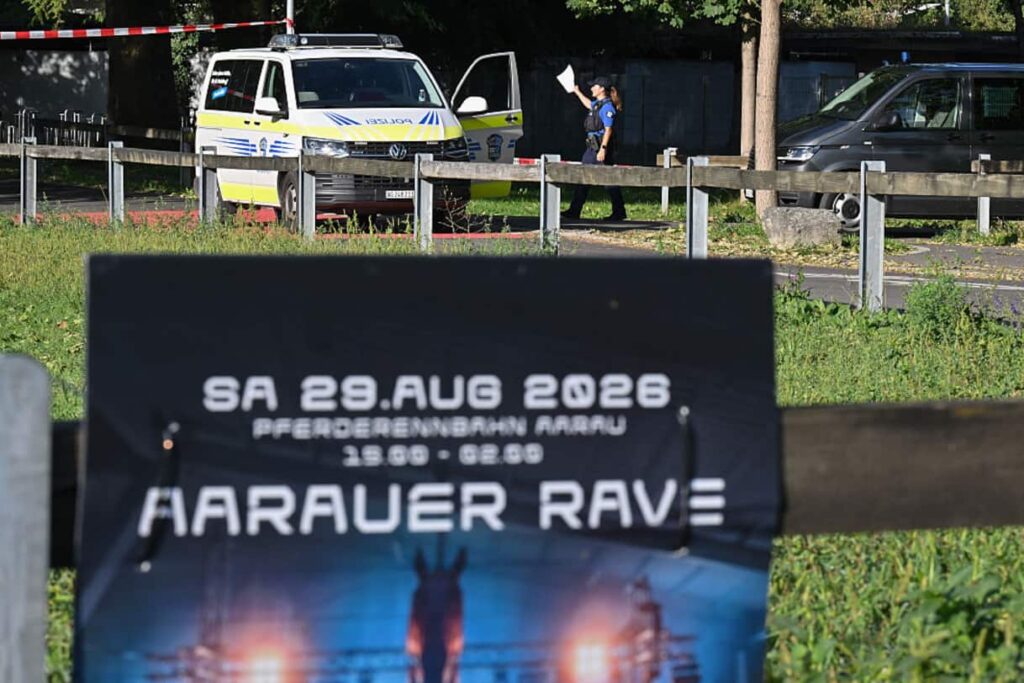 Svizzera, spari a un rave party: morta una ragazza italiana, 5 feriti e killer in fuga Svizzera, spari a un rave party: morta una ragazza italiana, 5 feriti e killer in fuga