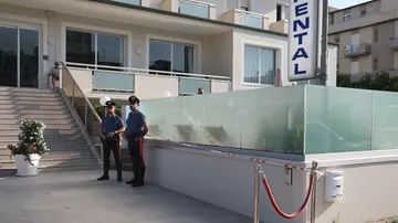 Bimba morta in piscina. Salgono a tre gli indagati. C’era qualcuno a bordo vasca