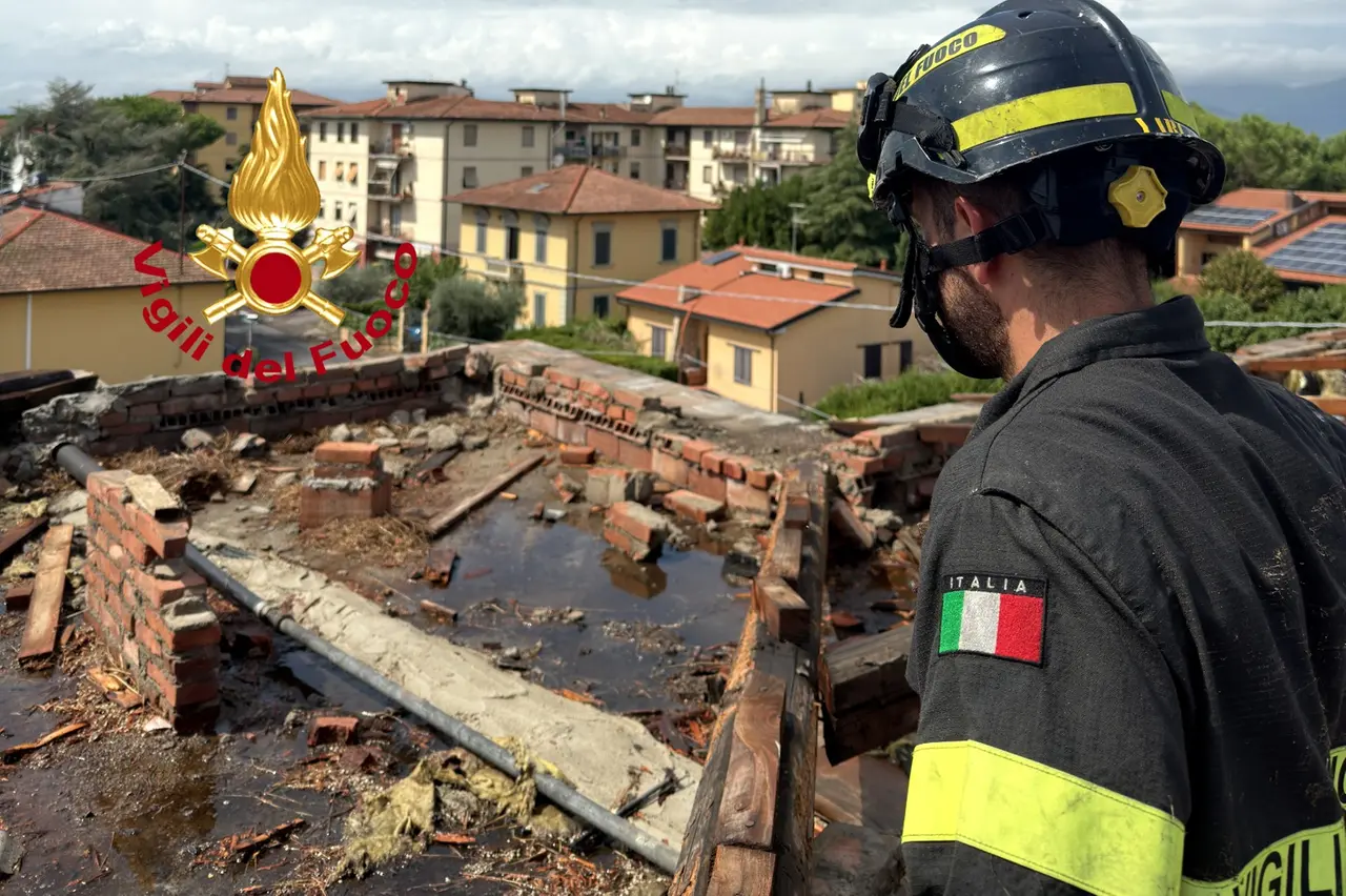 Oltre 200 interventi dei vigili del fuoco per il maltempo a Firenze