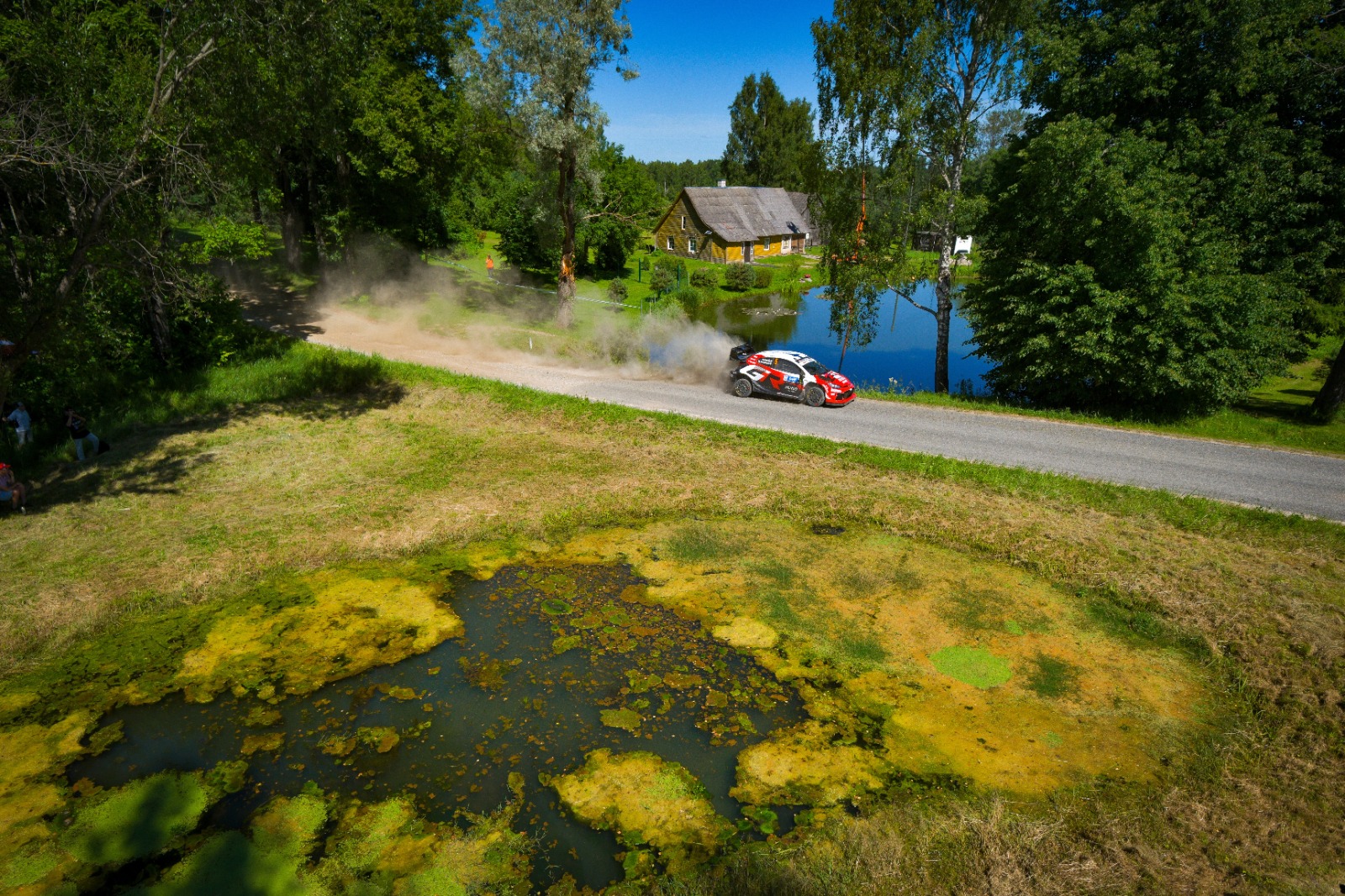 Sami Pajari et Marko Salminen ont dominé la journée au Rallye d'Estonie.