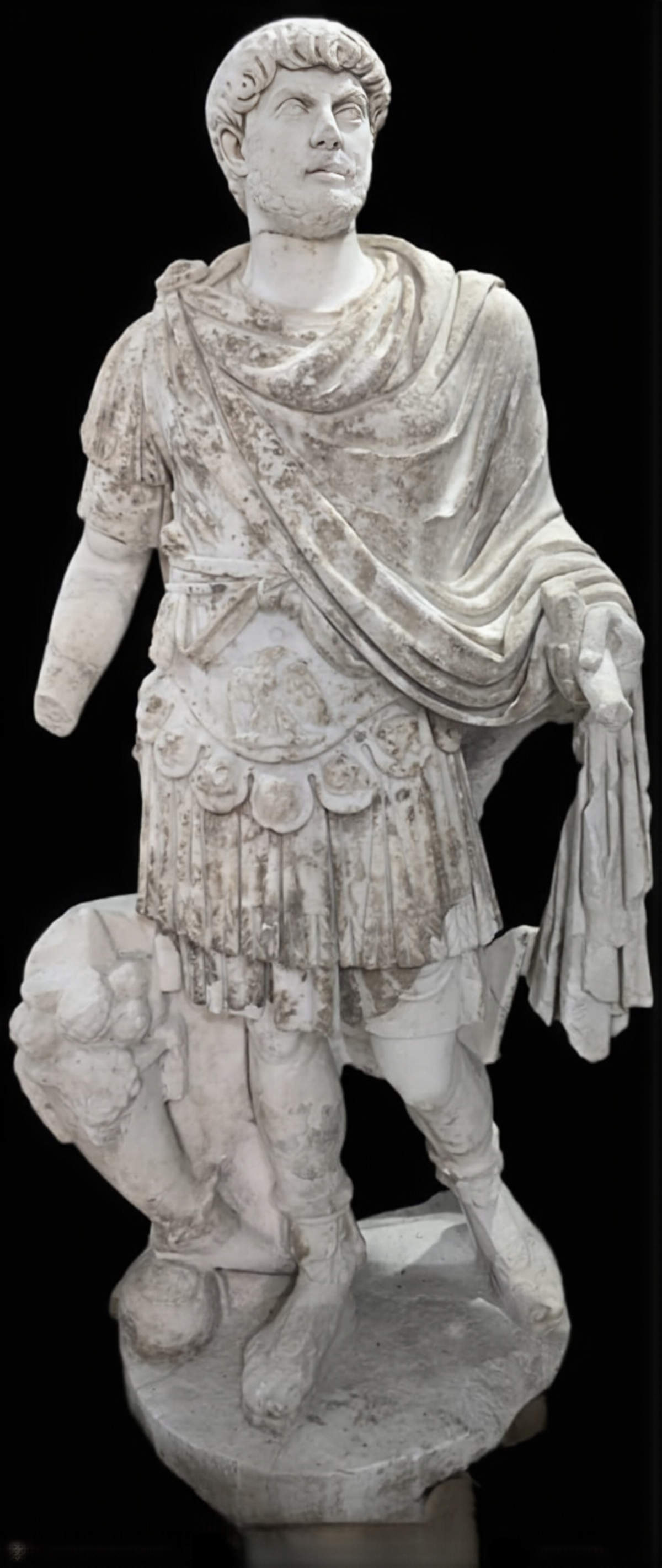 La statua dell’imperatore Adriano ricomposta. Foto: Consiglio per l'Istruzione Superiore della Turchia