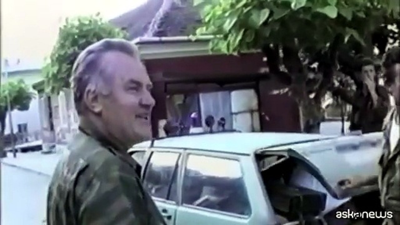 Funerale di Stato per Mladic: “Il passato pesa ancora. Ma i serbi vogliono l’Ue”