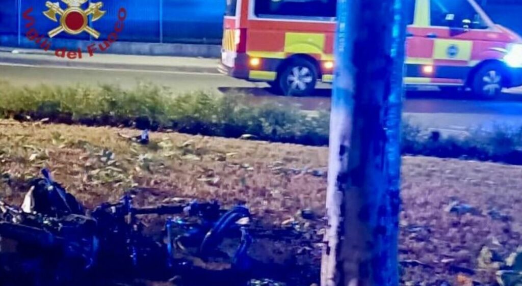 Incidente mortale a Cittadella, moto contro un albero: muore un ragazzo di 22 anni Incidente mortale a Cittadella, moto contro un albero: muore un ragazzo di 22 anni