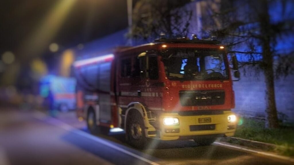 Valgreghentino, schianto contro un capannone: due morti Valgreghentino, schianto contro un capannone: due morti