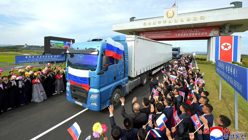 È stato inaugurato il primo ponte stradale tra Russia e Corea del Nord, nonostante le sanzioni