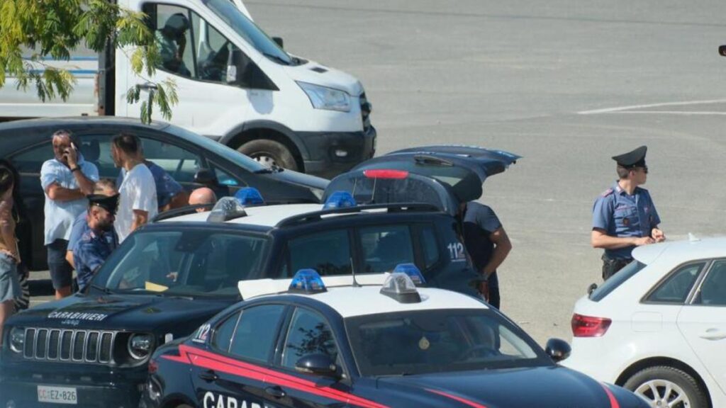 Investito e ucciso dal camion in manovra nel parcheggio del supermercato Investito e ucciso dal camion in manovra nel parcheggio del supermercato