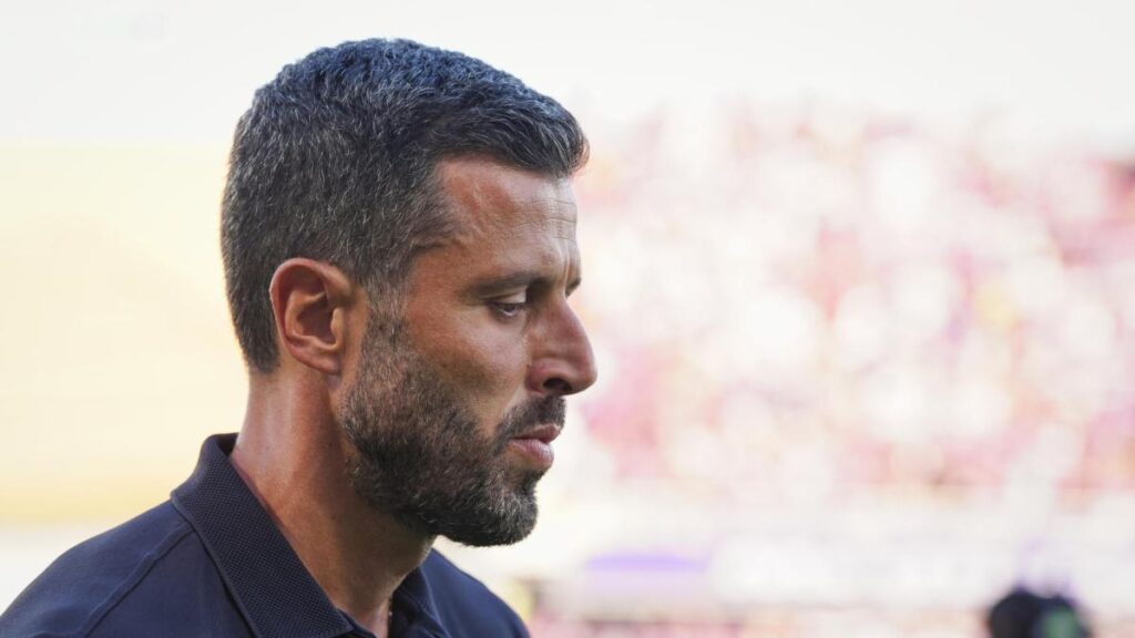 Fiorentina-Grosso, il club valuta azione disciplinare per l’ex allenatore: ecco perché Fiorentina-Grosso, il club valuta azione disciplinare per l'ex allenatore: ecco perché