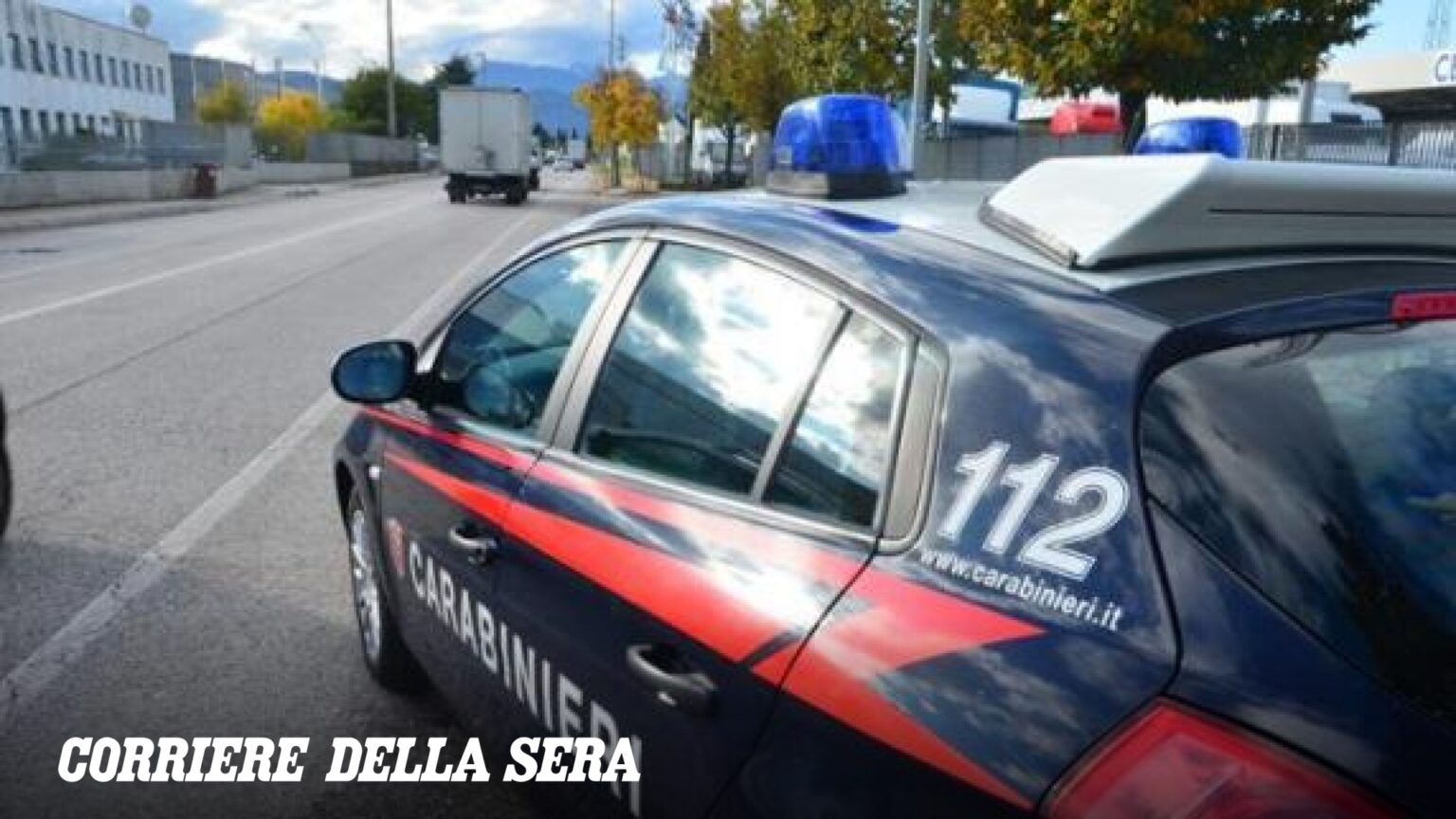 Firenze, chiede di andare in bagno e il gestore del locale prova a violentarla: le strappa gli slip, lei urla e lo arrestano Firenze, chiede di andare in bagno e il gestore del locale prova a violentarla: le strappa gli slip, lei urla e lo arrestano