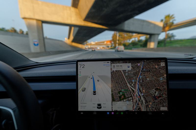 La Slovenia autorizza il sistema di assistenza alla guida FSD di Tesla in vista del voto UE