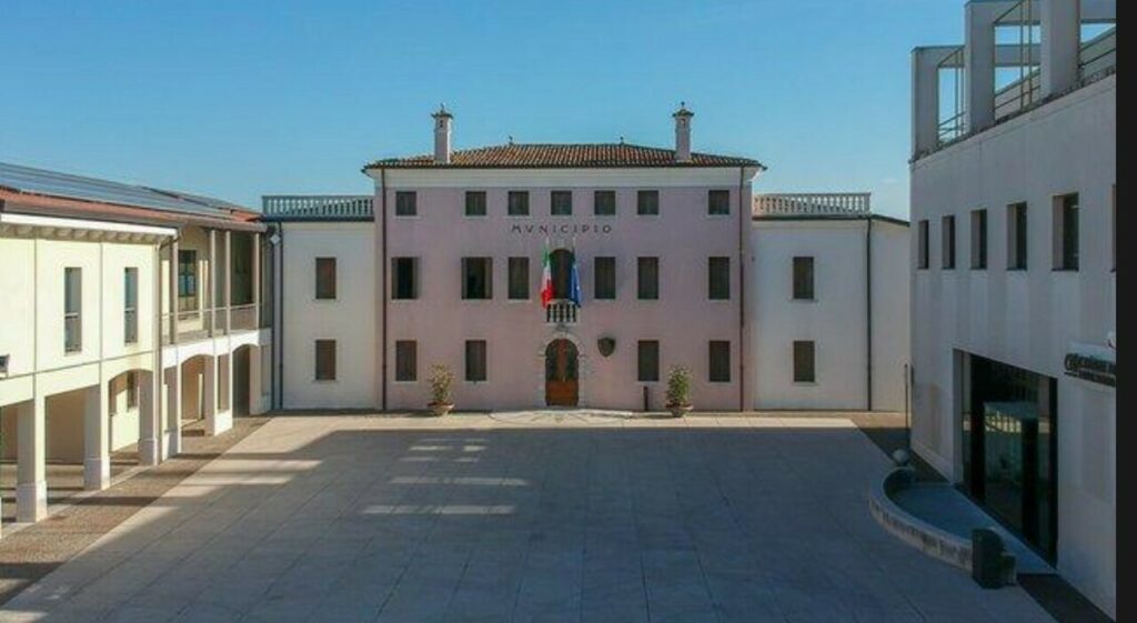 Evadono Imu e Tari, premio da 8mila euro nelle buste paga dei dipendenti che li hanno stanati: ma i nomi dei beneficiari non sono pubblici Evadono Imu e Tari, premio da 8mila euro nelle buste paga dei dipendenti che li hanno stanati: ma i nomi dei beneficiari non sono pubblici