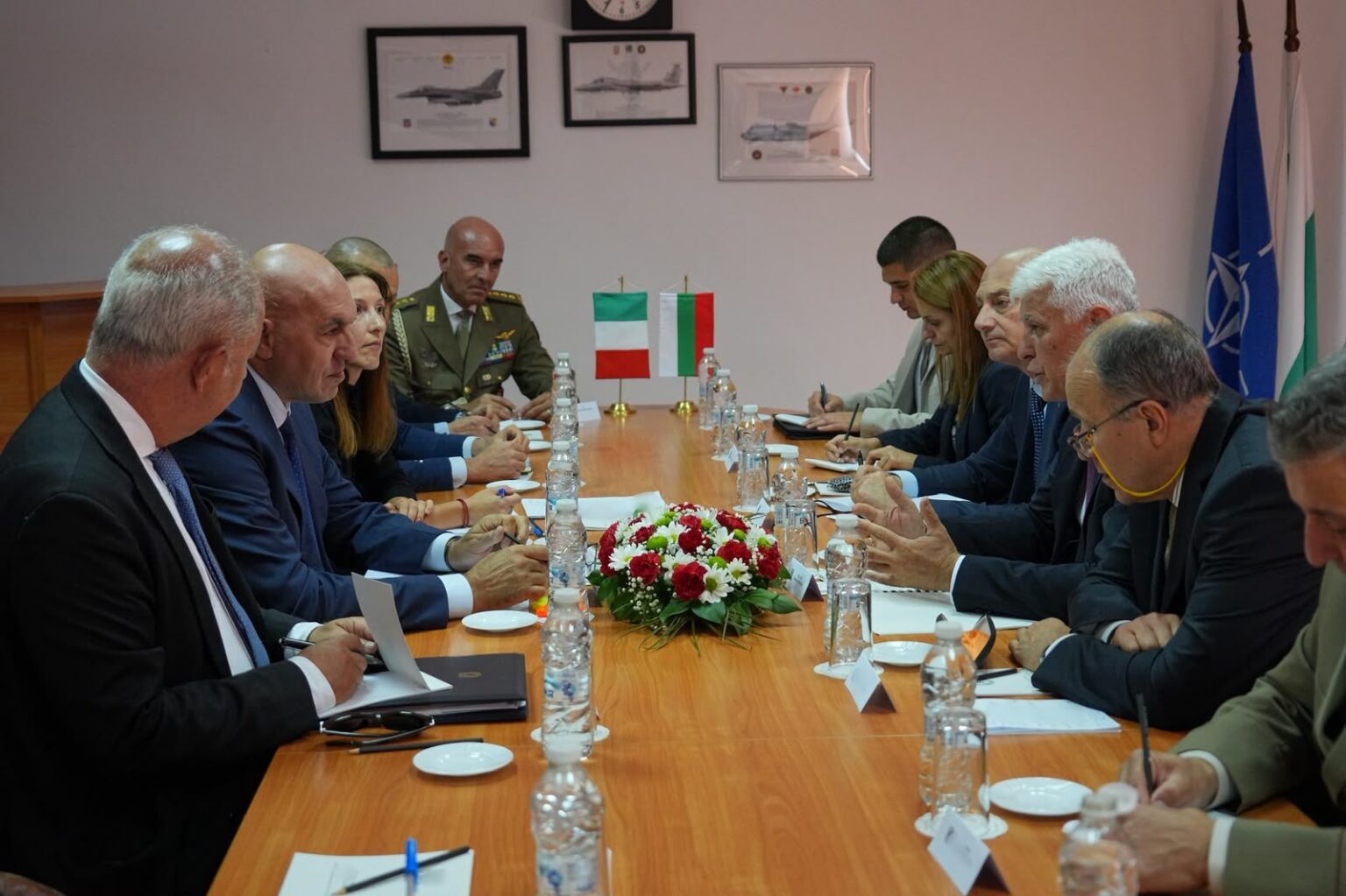 Visita ufficiale del Ministro Crosetto in Bulgaria Incontro bilaterale tra il Ministro Crosetto e l