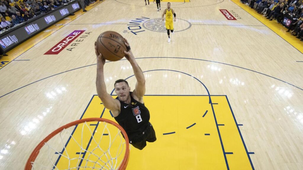 Gallinari contro Kawhi Leonard sul caso Clippers: “Deve pagare tutti i 50 milioni” Gallinari contro Kawhi Leonard sul caso Clippers: "Deve pagare tutti i 50 milioni"