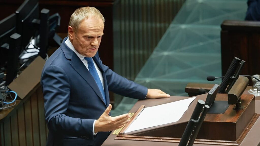 Tusk: per l’intelligence la Russia punta a colpire con droni la Polonia e i Paesi pro-Ucraina Tusk: per l'intelligence la Russia punta a colpire con droni la Polonia e i Paesi pro-Ucraina