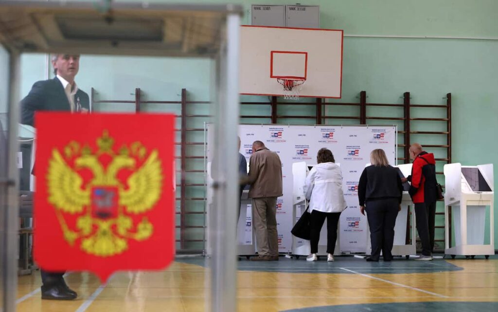 Elezioni in Russia, ultimo giorno al voto per il rinnovo della Duma Elezioni in Russia, ultimo giorno al voto per il rinnovo della Duma