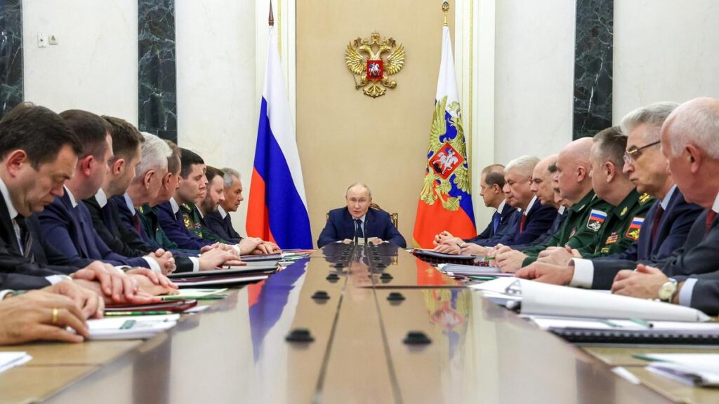 Russia Unita vince le elezioni: record di seggi alla Duma per il partito di Putin Russia Unita vince le elezioni: record di seggi alla Duma per il partito di Putin