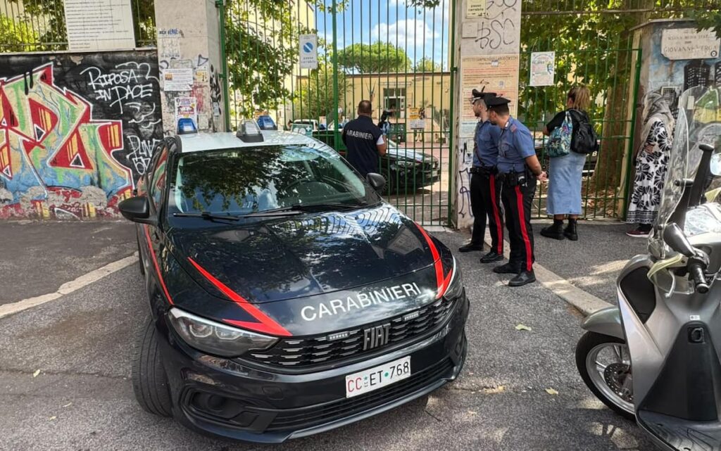 Prof accoltellata a Roma, i genitori del 13enne chiedono scusa Prof accoltellata a Roma, i genitori del 13enne chiedono scusa