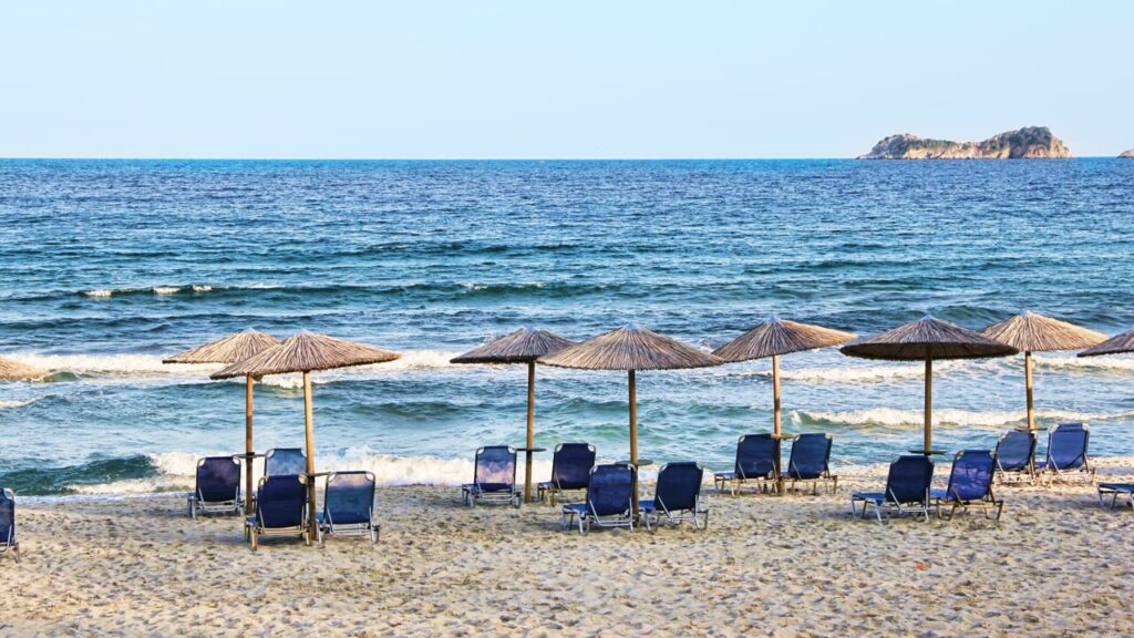 Rissa di anziani in spiaggia: muore un uomo di 82 anni
