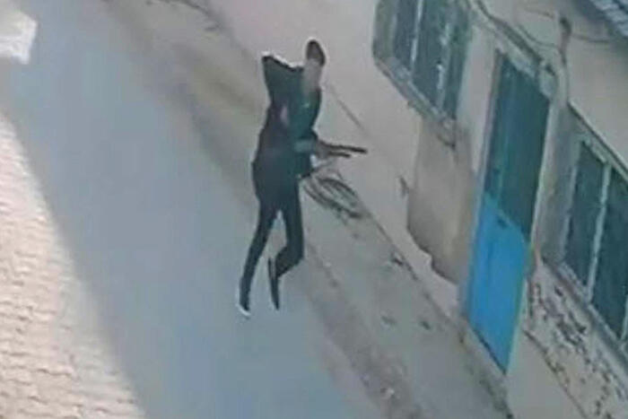 Sparatoria davanti a una scuola in Turchia, otto studenti feriti — Il Globo Sparatoria davanti a una scuola in Turchia, otto studenti feriti — Il Globo