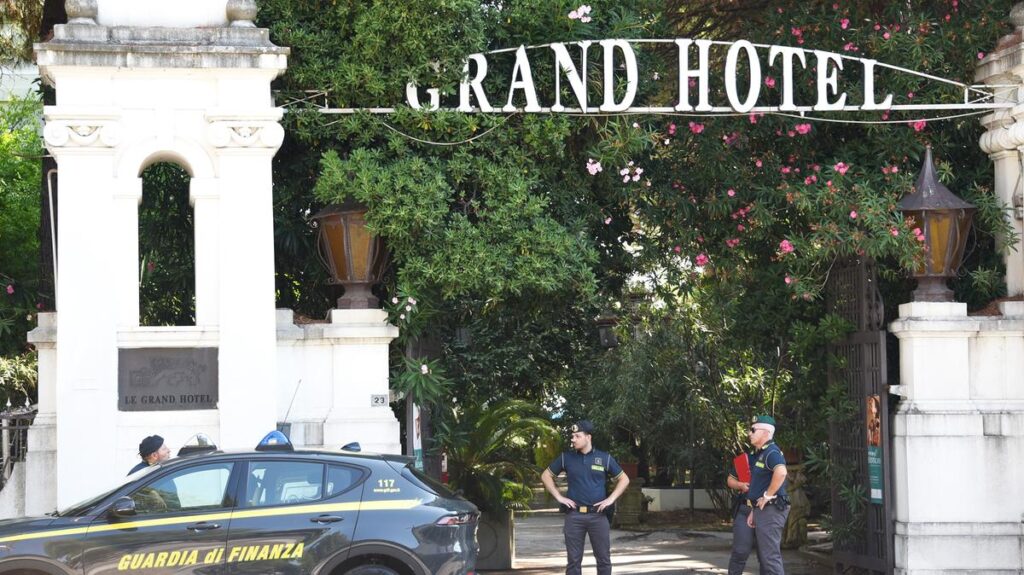 Il Grand Hotel di Riccione è stato aggiudicato dopo un super duello all’asta con 16 rilanci. Prezzo finale: oltre 29 milioni