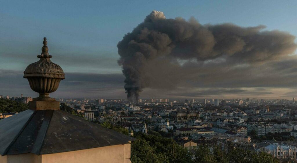 Guerra Ucraina, presidente Moldavia: 4 droni russi hanno violato nostro spazio aereo. Maxi raid di Mosca su Kiev, diversi morti