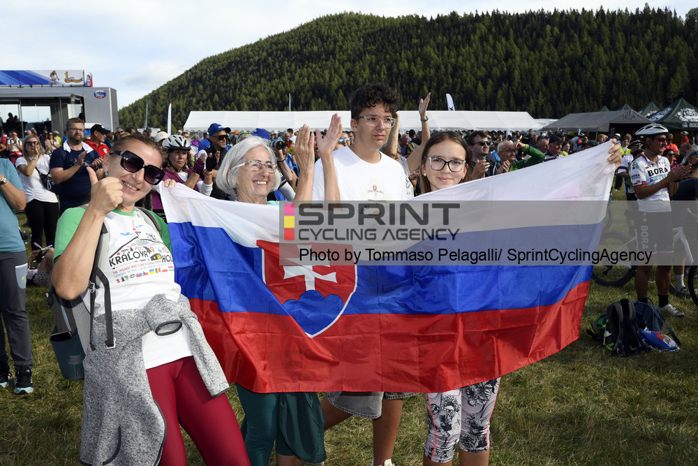Mondiali Montréal, incredibile Slovacchia: al via con un massaggiatore! “Partecipazione solo formale” Mondiali Montréal, incredibile Slovacchia: al via con un massaggiatore! “Partecipazione solo formale”