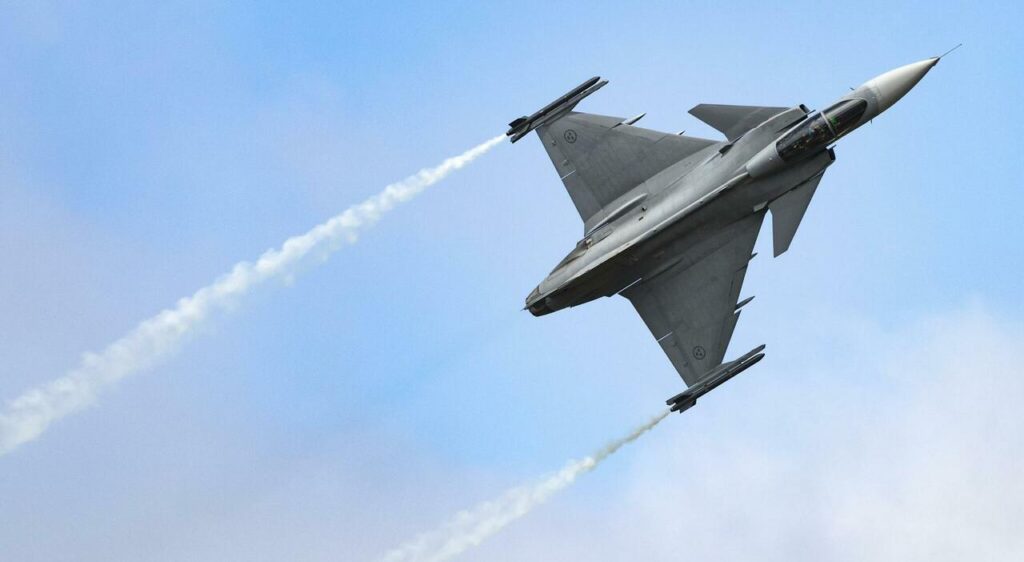 Finlandia e Svezia fanno decollare i caccia dopo la violazione dello spazio aereo di alcuni velivoli russi. «È la prima volta insieme» Finlandia e Svezia schierano Scramble dopo la violazione dello spazio aereo da parte di alcuni velivoli russi