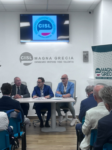 Cisl Magna Grecia incontra il prefetto Di Nuzzo: «Serve una rete forte per il futuro dell’area centrale della Calabria» Cisl Magna Grecia incontra il prefetto Di Nuzzo: «Serve una rete forte per il futuro dell’area centrale della Calabria»