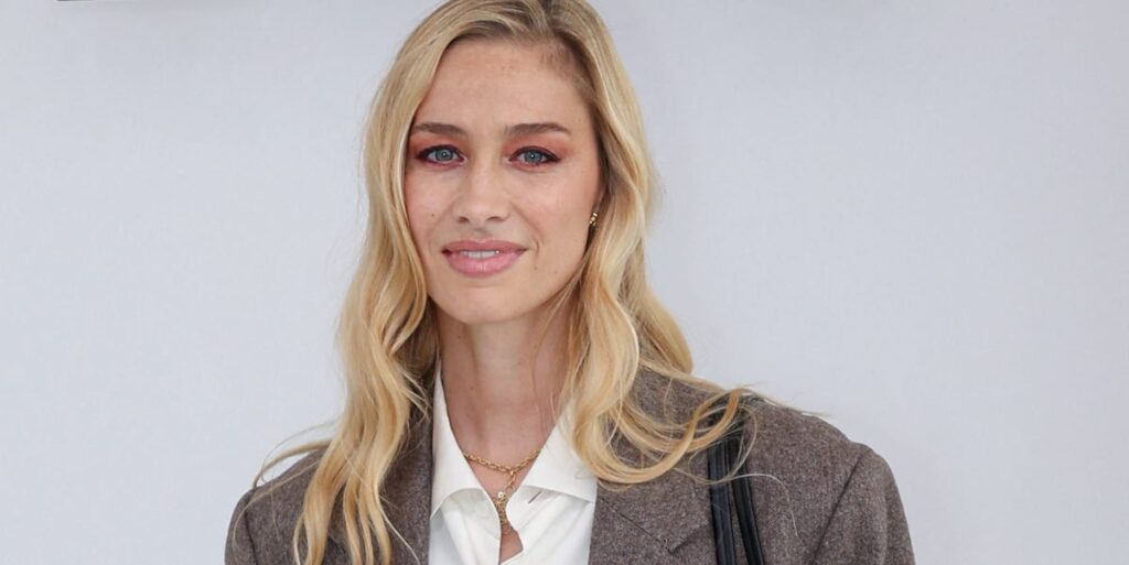 Beatrice Borromeo con dei pantaloni fluidi a quadri è wow e la tendenza è servita Beatrice Borromeo con dei pantaloni fluidi a quadri è wow e la tendenza è servita