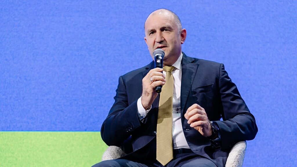 Il premier bulgaro Rumen Radev chiede all’Europa più dialogo con la Russia per evitare un attacco nucleare Il premier bulgaro Rumen Radev chiede all'Europa più dialogo con la Russia per evitare un attacco nucleare