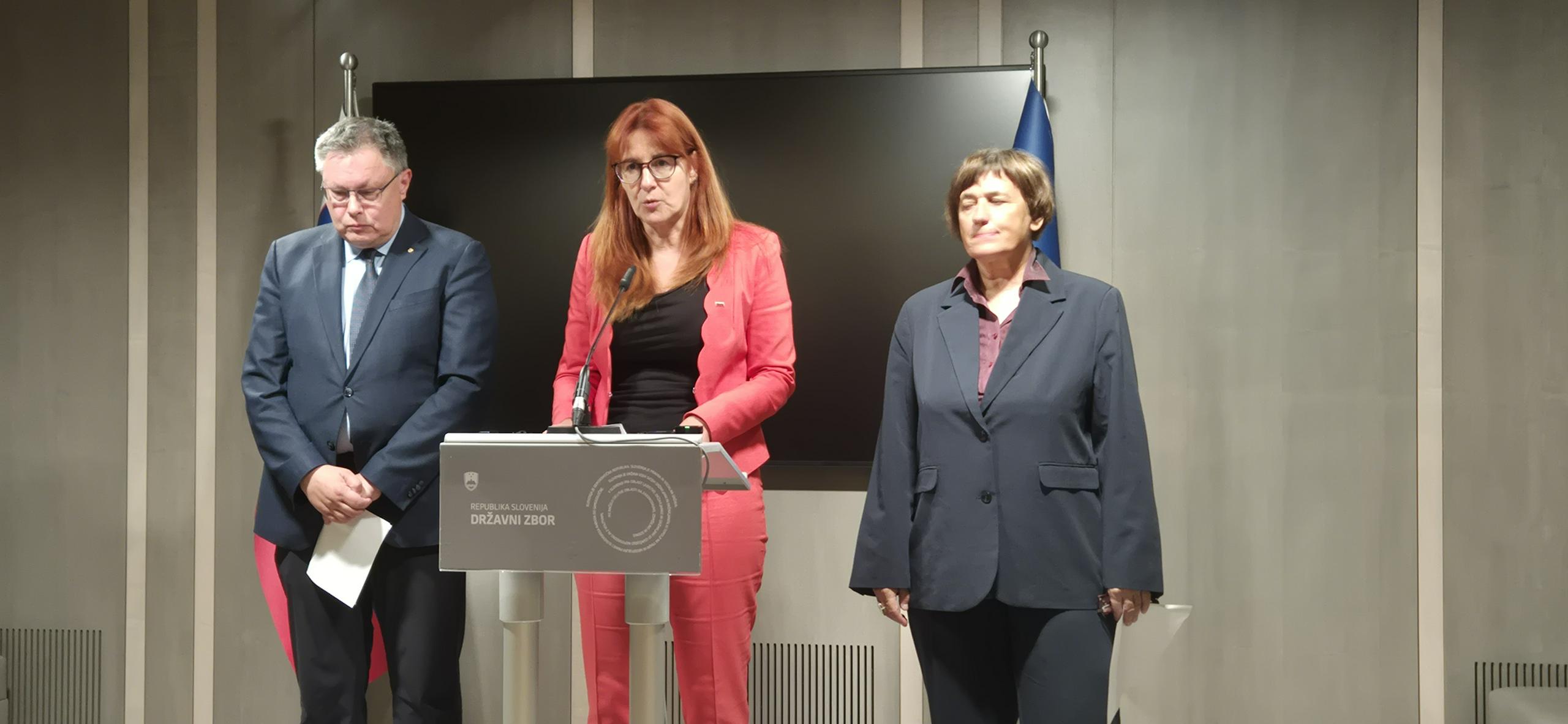 Andreja Katič, deputata dei Socialdemocratici (SD) e presidente della commissione parlamentare affari europei, prima firmataria della mozione di sfiducia nei confronti del ministro Kajzer. Foto: Valerio Fabbri/Radio Capodistria Andreja Katič, deputata dei Socialdemocratici (SD) e presidente della commissione parlamentare affari europei, prima firmataria della mozione di sfiducia nei confronti del ministro Kajzer. Foto: Valerio Fabbri/Radio Capodistria