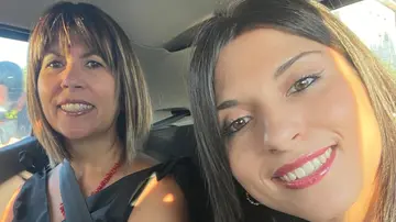 Emilia, 25 anni, è già prof: “Ho vinto la cattedra insieme a mia mamma Elena, precaria storica. Doppia festa”